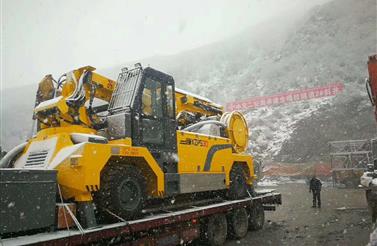 新筑智装攻坚西藏拉泽公路4600米高原作业
